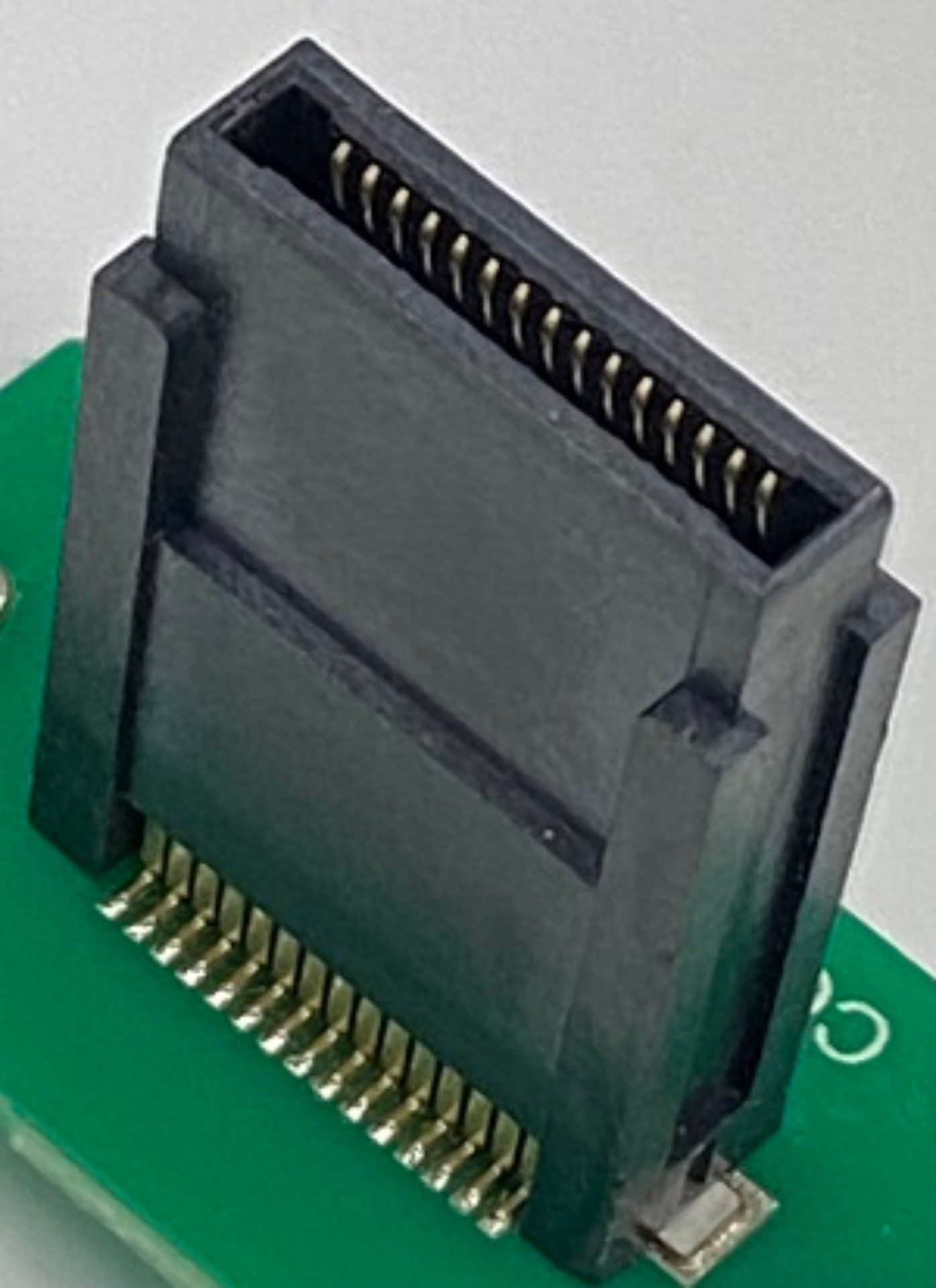 浮动式板对板连接器 - 构建可靠连接的优势